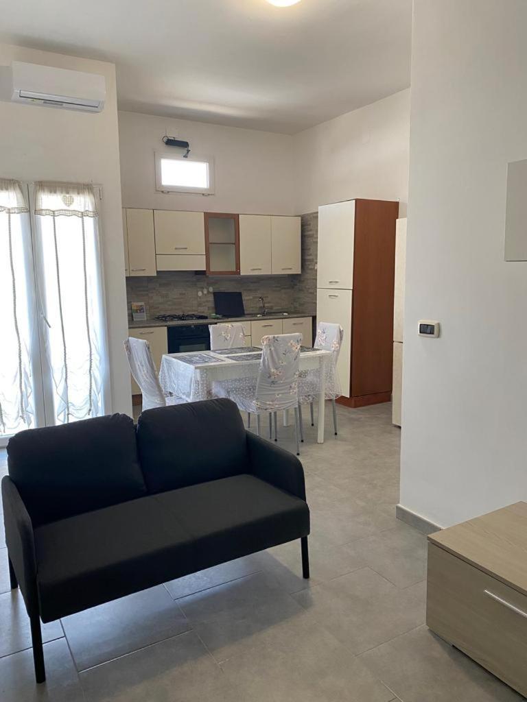 Holiday Patrizia'S Home San Giorgio Ionico Bagian luar foto